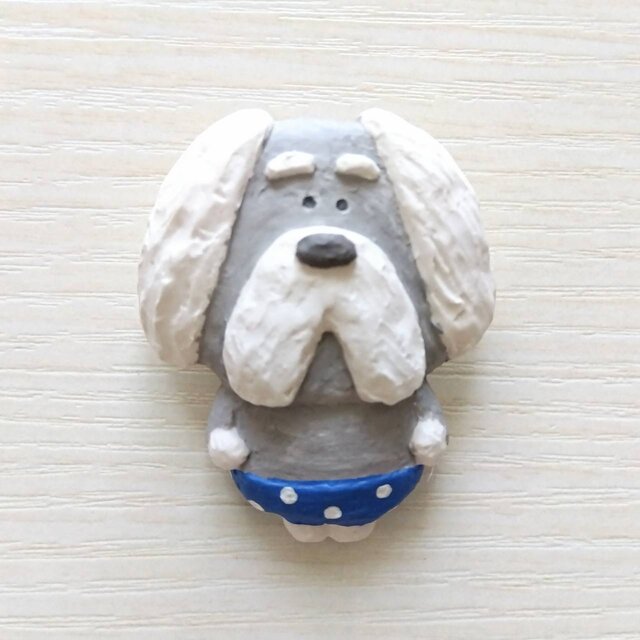 犬の立体ブローチ