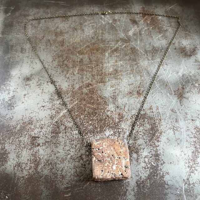 チョーカー　赤泥彩　square