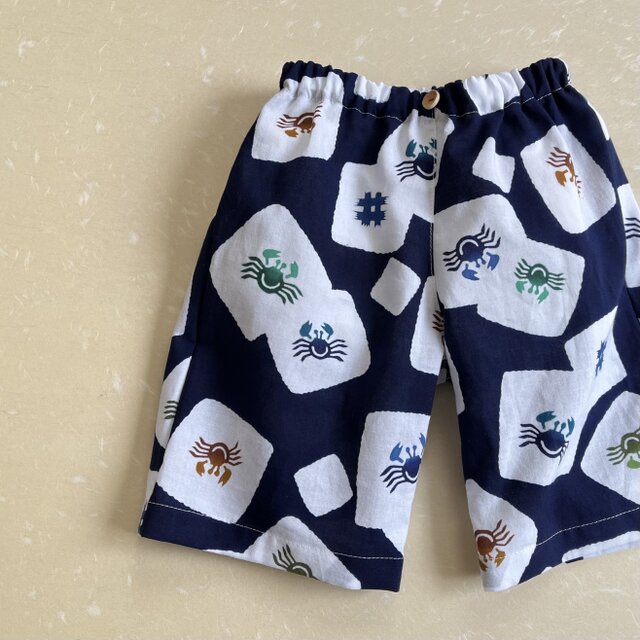 子供　浴衣地ハーフパンツ　注染カニ（紺地）　100～130〈受注製作〉