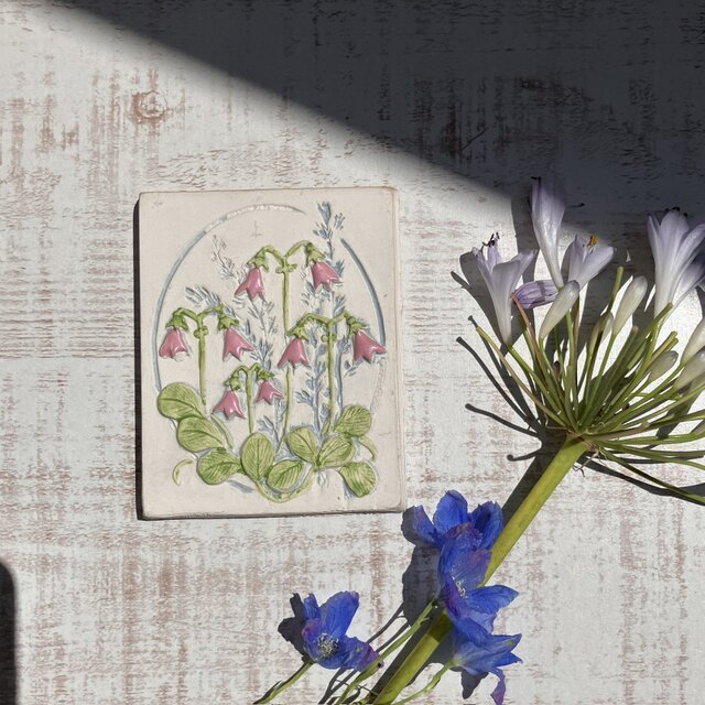 北欧＊小さなピンクの花の壁飾り／ジィガントフタ／Jie Gantoft