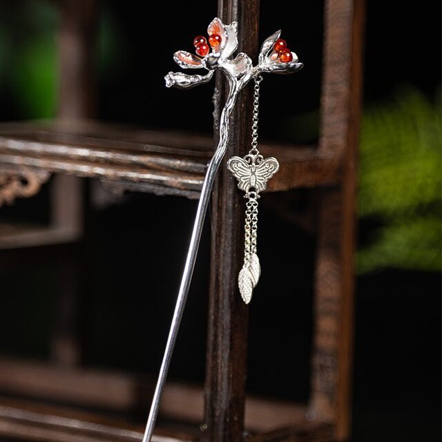 柘榴の花のかんざし - 伝統とモダンが調和したデザイン K180 | iichi