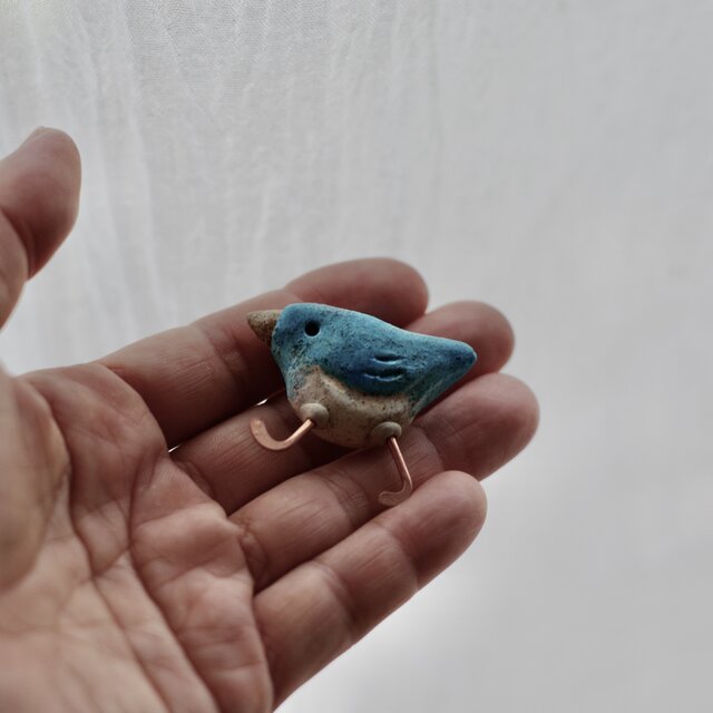 おさんぽ鳥のブローチ 08 | iichi 日々の暮らしを心地よくする