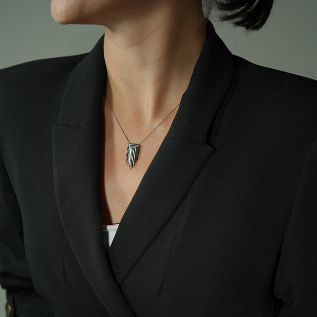 ハンドメイドのシルバーペンダント  Skalisto Flow