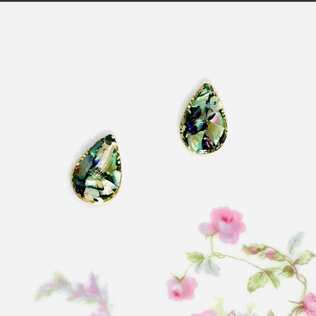 グリーン螺鈿の雫のピアスイヤリング1002