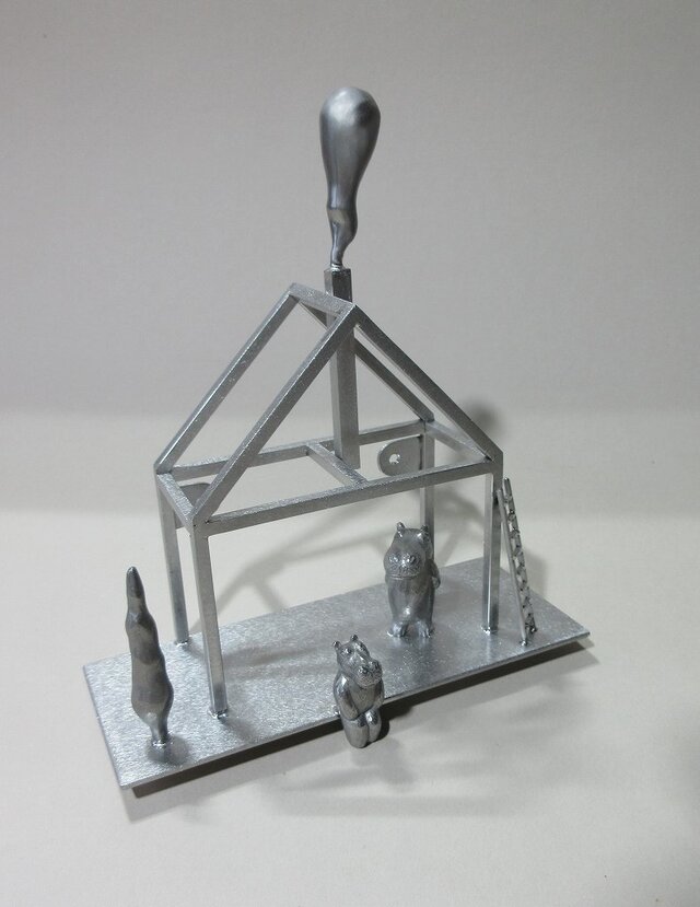 　壁掛けオブジェ「河馬と家」