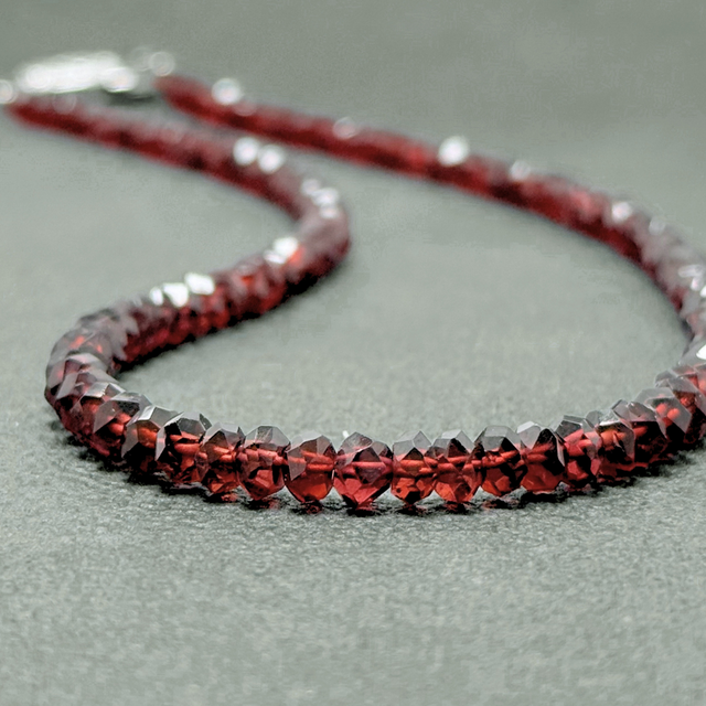ラス1 5mm sv925 PAT ガーネット/柘榴石  シルバー 天然石ネックレス - 一連 赤