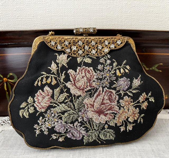 新品未使用　プチポアン刺繍　パーティーバック　　語らい 新品未使用 プチポアン刺繍 パーティーバック 語らい - メルカリ