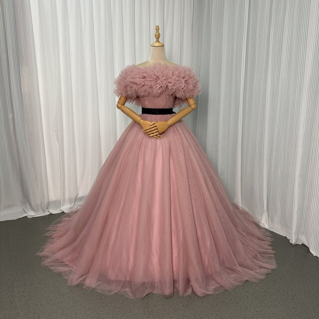 人気上昇！カラードレス ローズピンク オフショルダー ソフトチュール ロングトレーン 花嫁