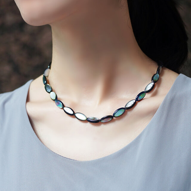 黒蝶貝のオーバル42cmクラスプネックレス　～十六夜（いざよい）