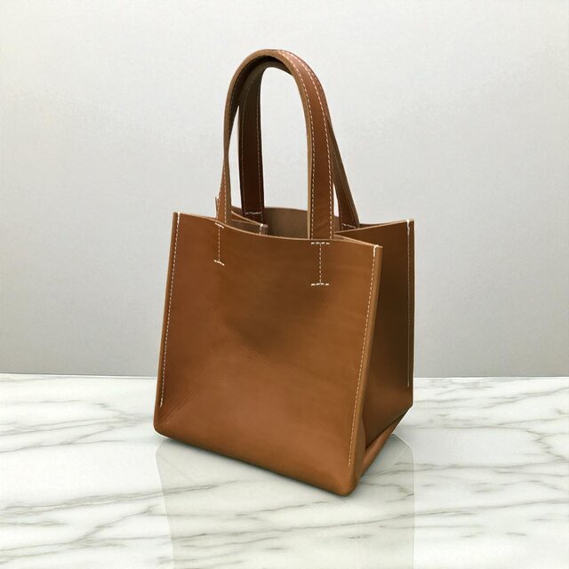 今月のPickUp】レザースクエアトートバッグ（ハンドメイド