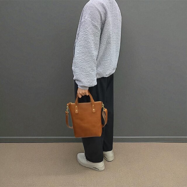 レザー2way縦長ショルダーバッグ（ハンドメイド／2WAY／ファスナー付