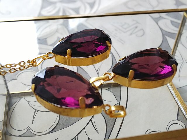 ヴィンテージ 深く濃いアメジスト色／大きな雫 ネックレス | iichi