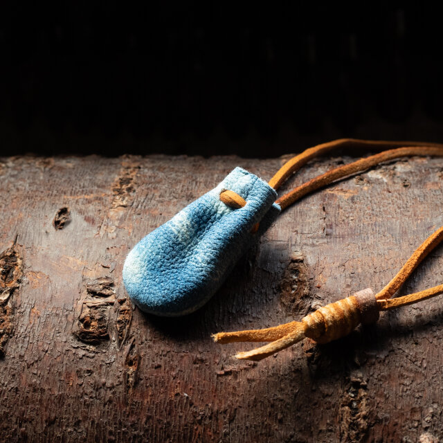 藍染巾着首飾り　鹿革　ネックレス　ペンダント　2224719