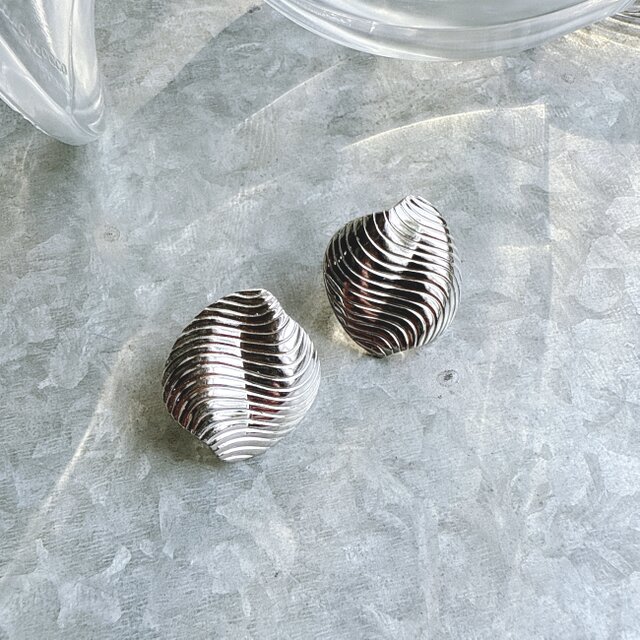 PA373-【 AVON 】エイボン・ヴィンテージピアス "Sea Treasure" Silver Tone Shell