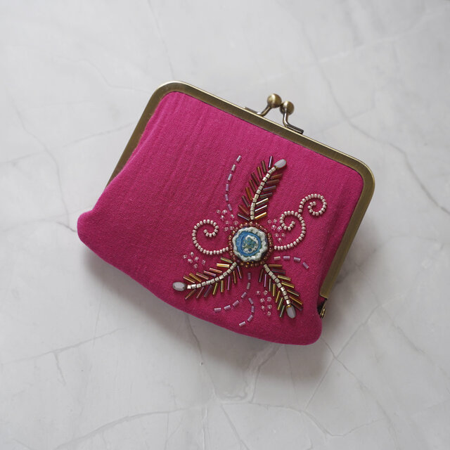 No.2】カードも入る ビーズ刺繍の小さながま口ポーチ・ピンク