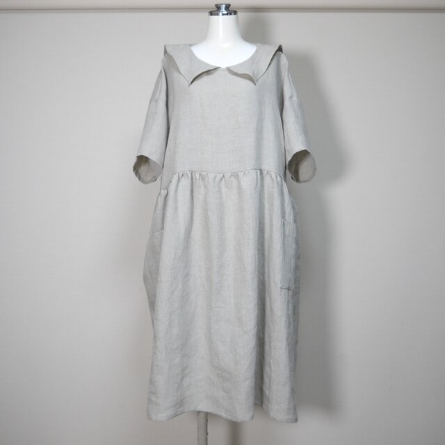 リネン◆ひらっとカラーのギャザーワンピース　半袖◆生成り◆フリーサイズ（中厚、リネン100％）