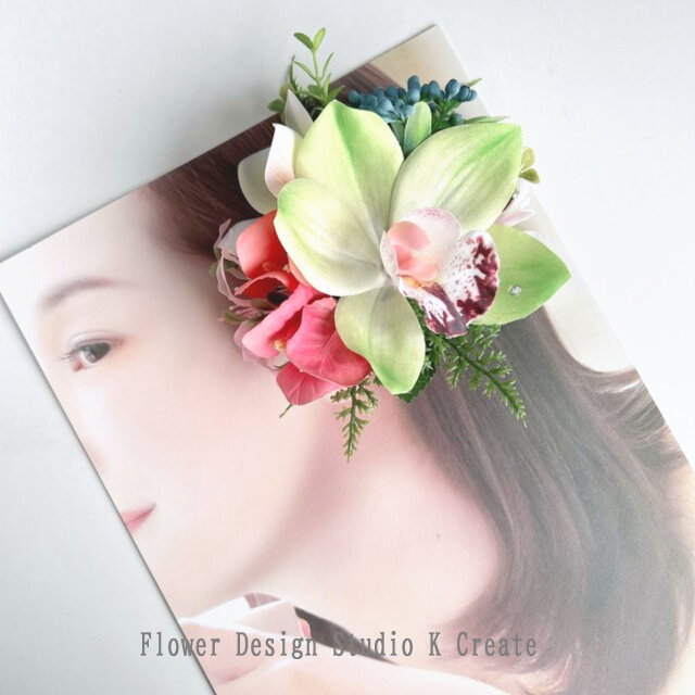 黄緑のシンビジュームとプルメリのヘアクリップ　フラダンス　浴衣髪飾り　ウェディング　リゾ婚　ハワイ　グアム　沖縄　挙式　花嫁ヘア