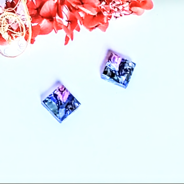 ピンクとブルーとグリーンのスクエアピアスイヤリング1713