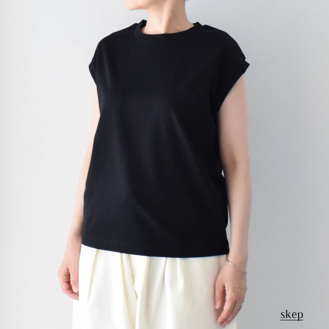 ポンチ素材のフレンチスリーブカットソー（コットン100％）：黒［TO43NSBK］