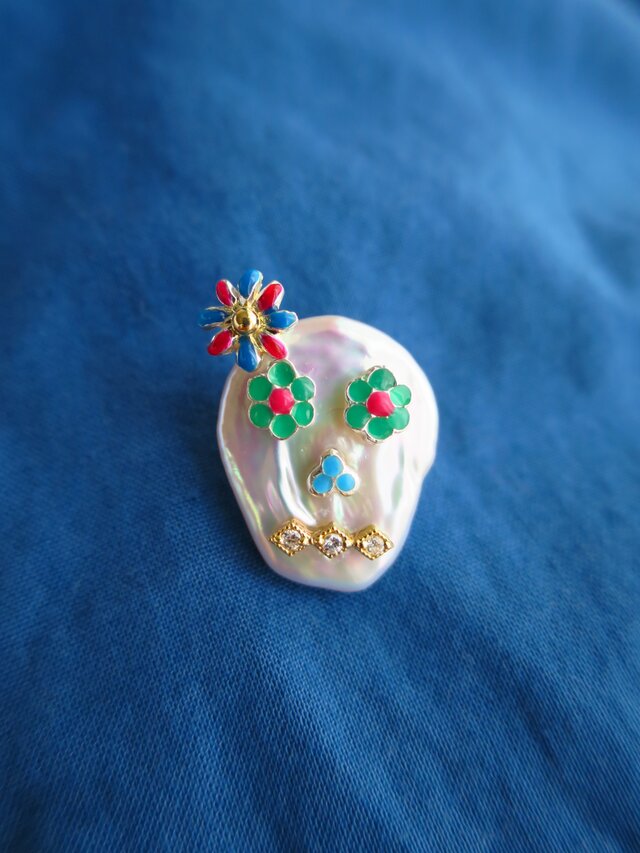 SV Skull Pin  brooch (Katy)