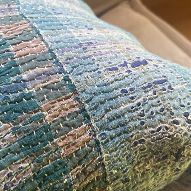 カンタキルト　クッションカバー　新品未使用 クッションカバー 刺繍 ビーズ カンタキルト 40cmx40cm