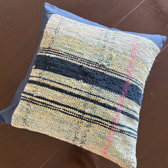 裂き織りクッション（癒しの水面）