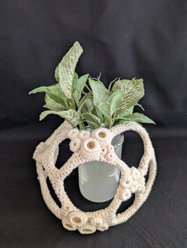 203.手編みのドーム型オブジェ　S