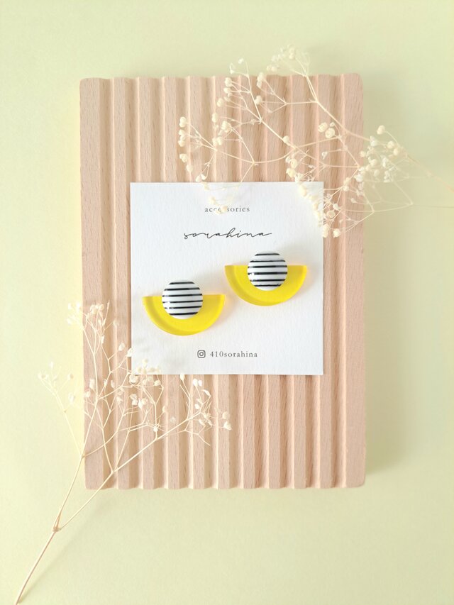 ★c　"心動かすアクセサリー…"　夏　透明　レトロ×クリアイエロー　ピアス／イヤリングe