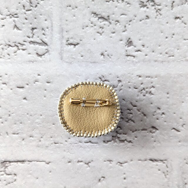 ヴィンテージカボションのビーズ刺繍ブローチ（K1228) | iichi 日々の
