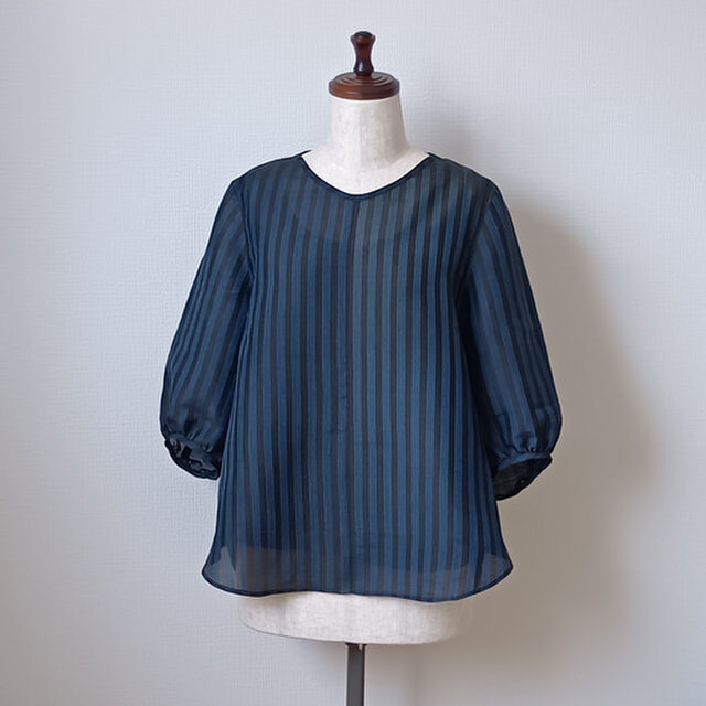 着物リメイク　ギャザー袖のブラウス　　縞柄　A
