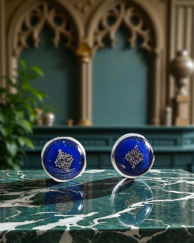 ゴシックモチーフのカフスボタン　ロイヤルブルー　シルバー金具