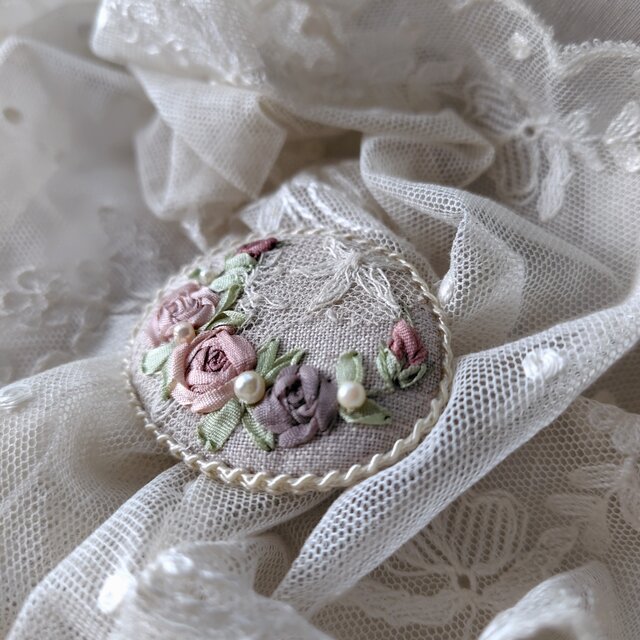 リボン刺繍*アンティークレース*薔薇*ブローチ*p | iichi 日々の暮らし