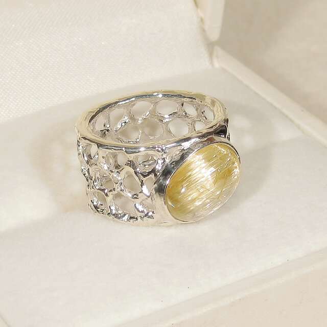 4.20ctルチルクォーツとSV925の指輪（リングサイズ：10号、サイズ変更無料、針入り水晶、ロジウム、18K張り）