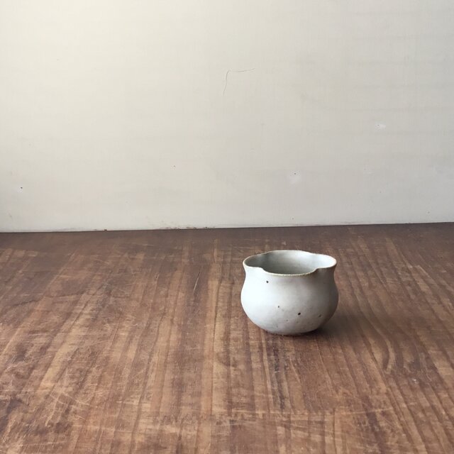 つぼみ豆鉢  雪色