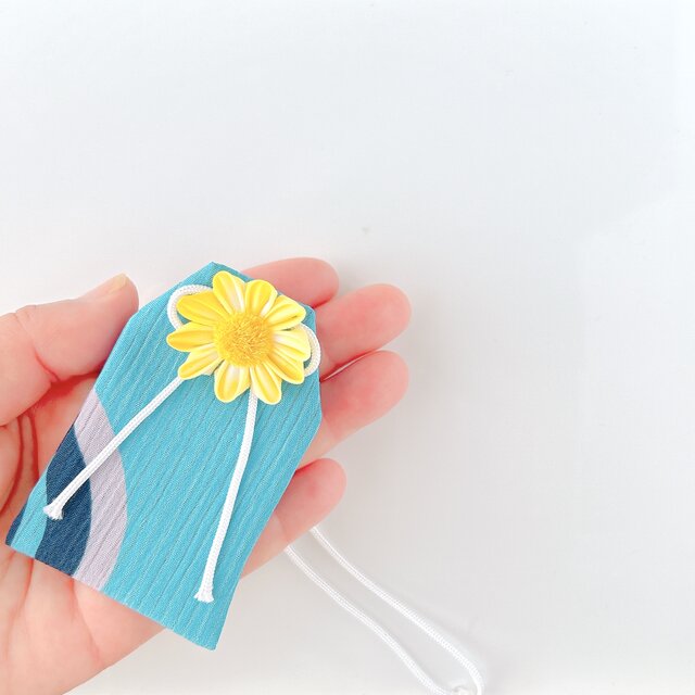 ひまわりと青空）元巫女が作る花のお守り袋 | iichi 日々の暮らしを