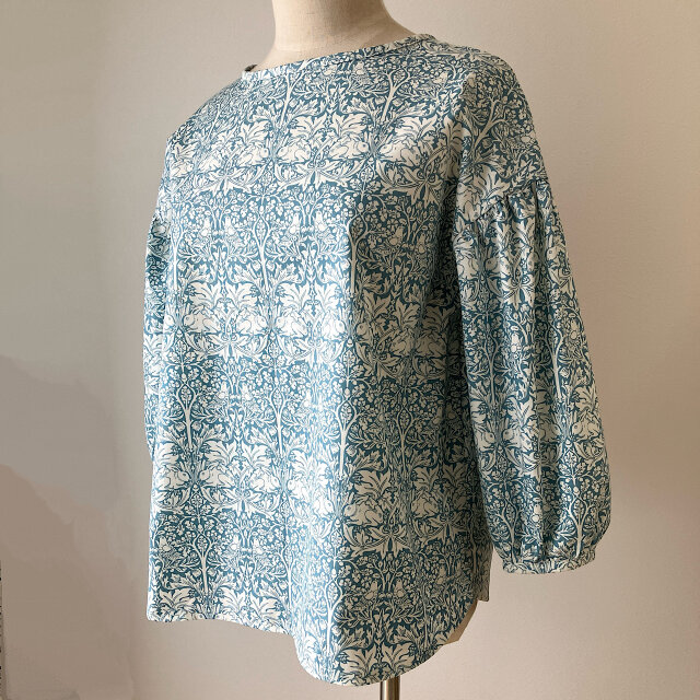 Best of Morrisコットンブラウス＊水色&ブレアラビット