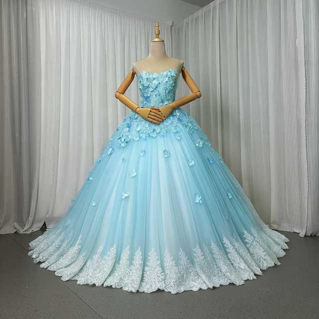 カラードレス ブルー ベアトップ 立体花レース刺繍 リボン 裾に繊細レースをあしらった 編み上げ 花嫁