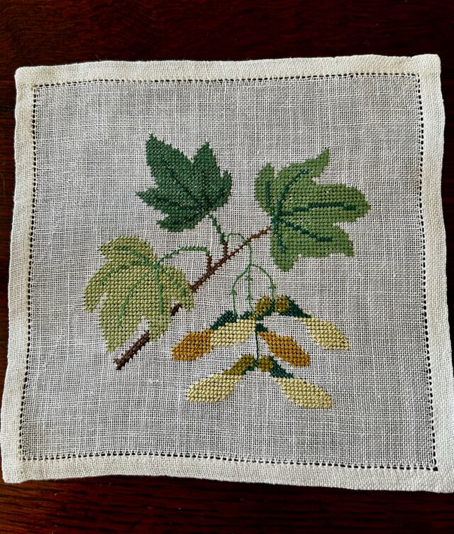刺繍ミニクロス楓と種