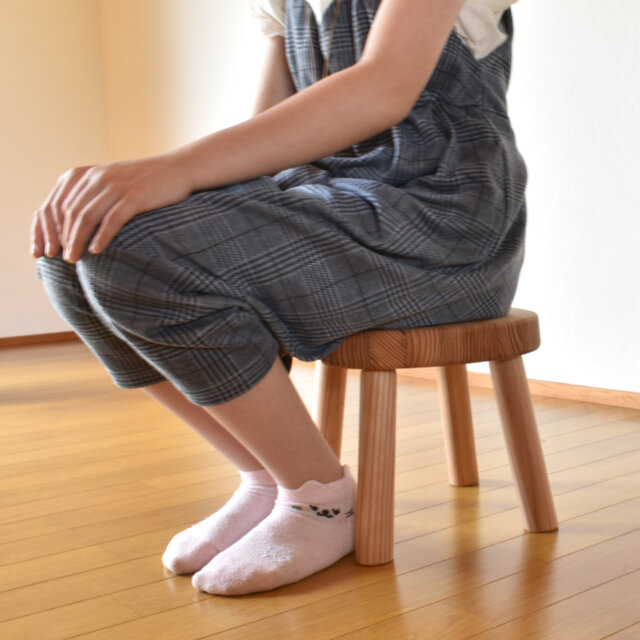 無垢杉100％キッズスツール(豆型タイプ) | iichi 日々の暮らしを