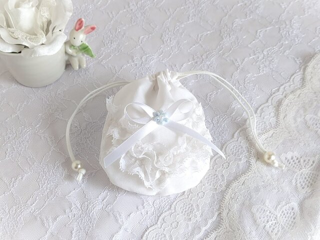 【一点物】ヴィンテージレース 巾着バッグ ローズ刺繍 ホワイト 上品な白レースのミニ巾着 | iichi 日々の暮らしを心地よくする