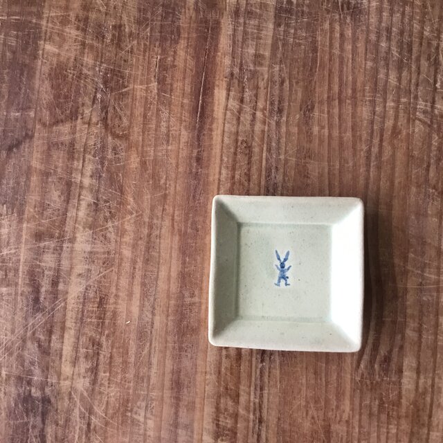 小角皿　うさぎ