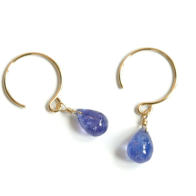 【じばにゃん】 ✳︎SALE✳︎宝石質タンザナイト枠留めピアス じばにゃん様専用】 ✳︎SALE✳︎宝石質タンザナイト枠留めピアス