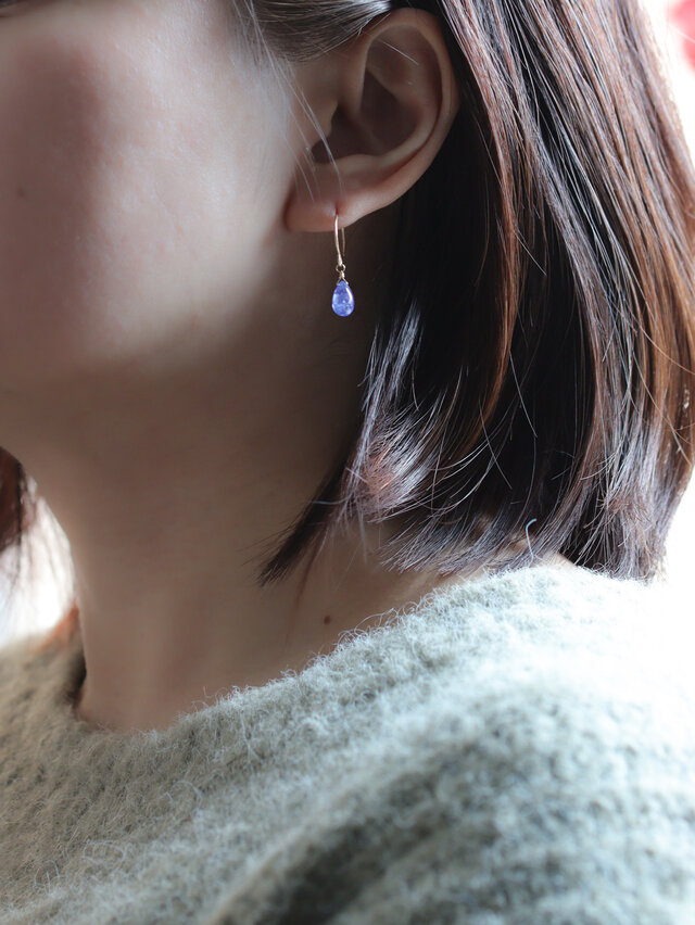 ❦14kgf❦淡水ブルーパール❦ピアス❦❦ブラックオパール・ミニ❦タンザ❦ 澄み渡るブルー / タンザナイトのシンプルピアス /14kgf/12月誕生石