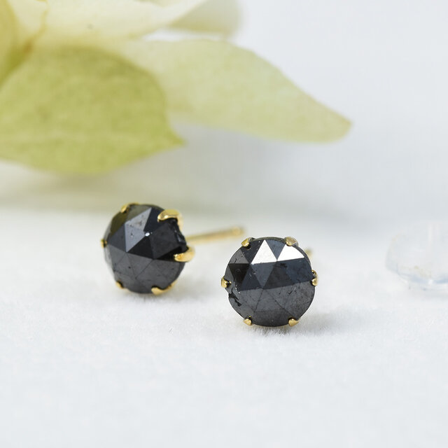 ブラックダイヤモンド　ピアス VALUABLE