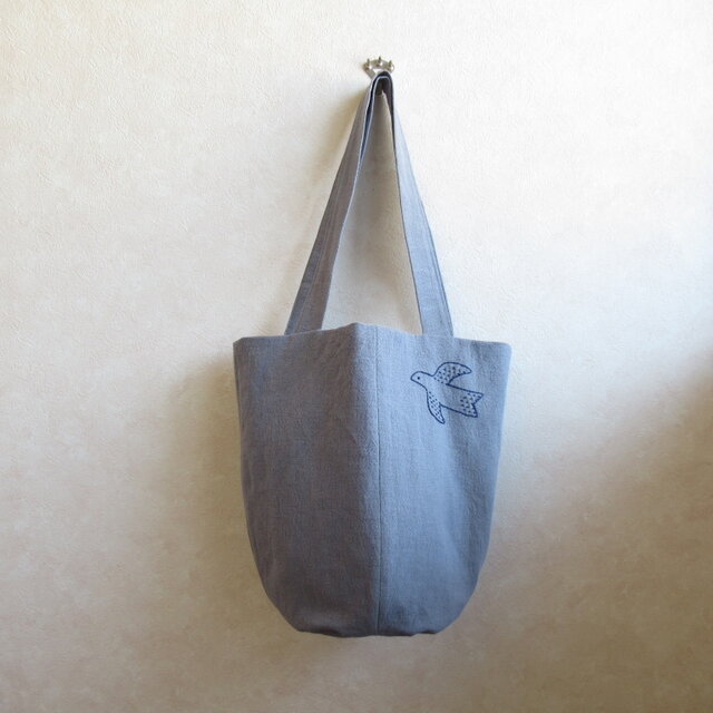 くったりバケツトート　鳥さんの刺繍、グレー（ヴィンテージ加工）