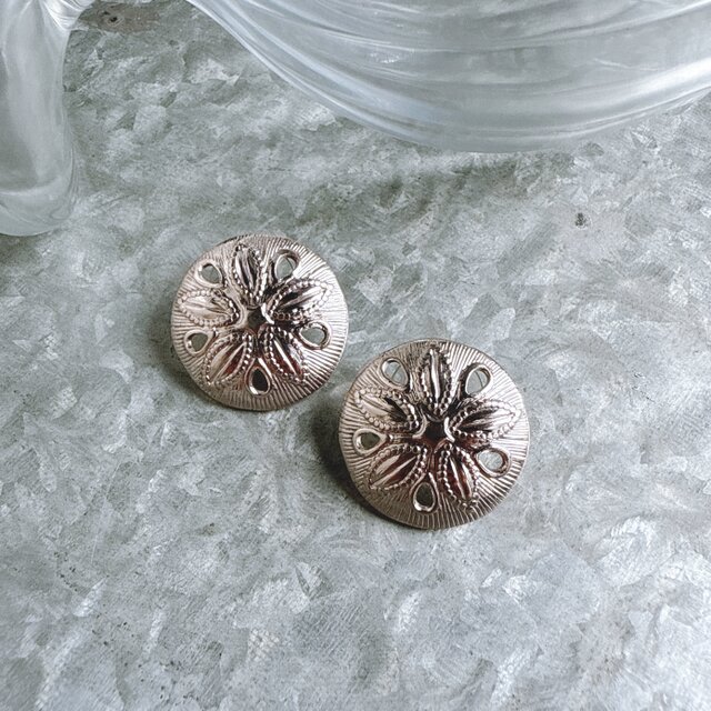 PA377-【 AVON 】エイボン・ヴィンテージピアス 1988 Sand Dollar Silver Tone