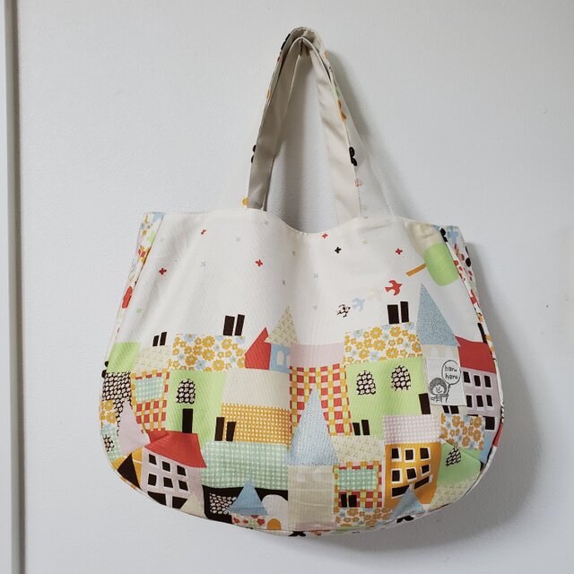 普段使いのマチたっぷりトートバッグ 街並み柄