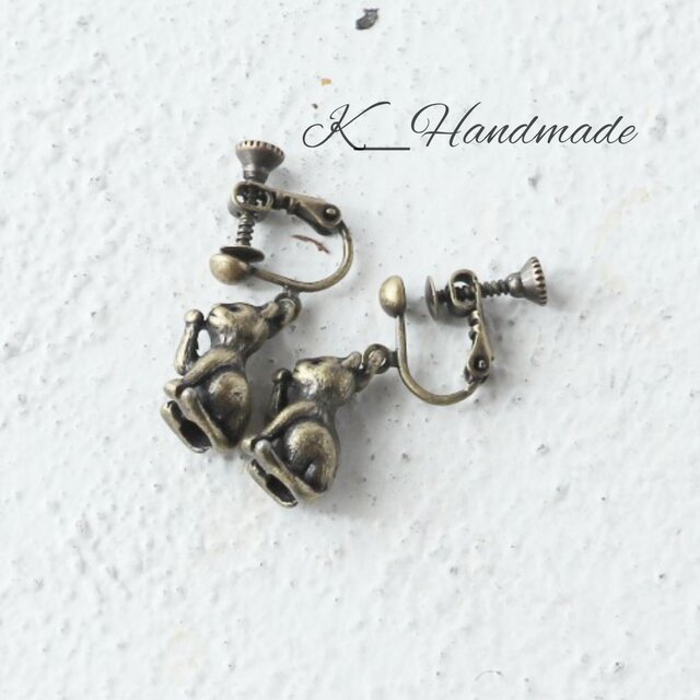 　招き猫のイヤリング