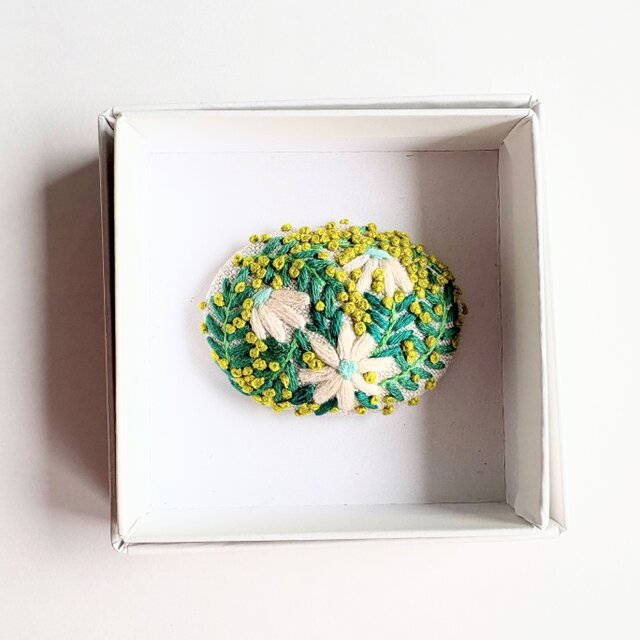 ミモザとお花の刺繍ブローチ・botanical#379 | iichi 日々の暮らしを