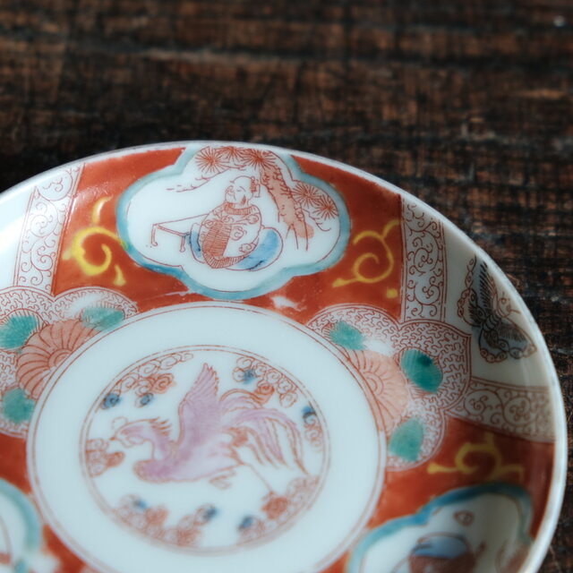 花と鳳凰と蝶々と貴族◇赤で素敵。赤絵印判小皿 骨董・antiques